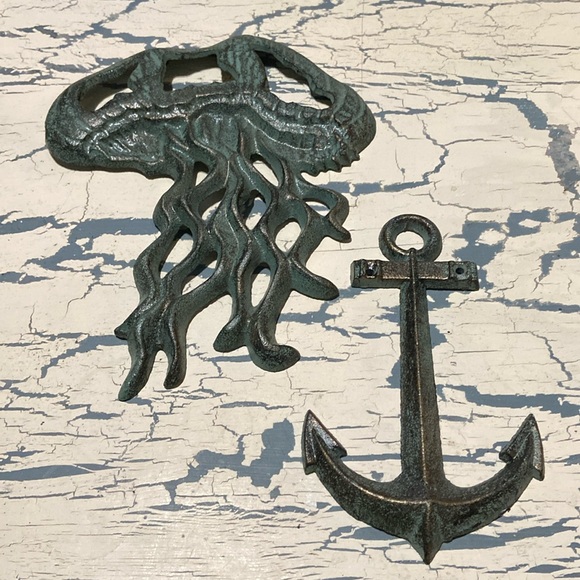 Iron Jelly Fish and Anchor - Picture 1 of 3